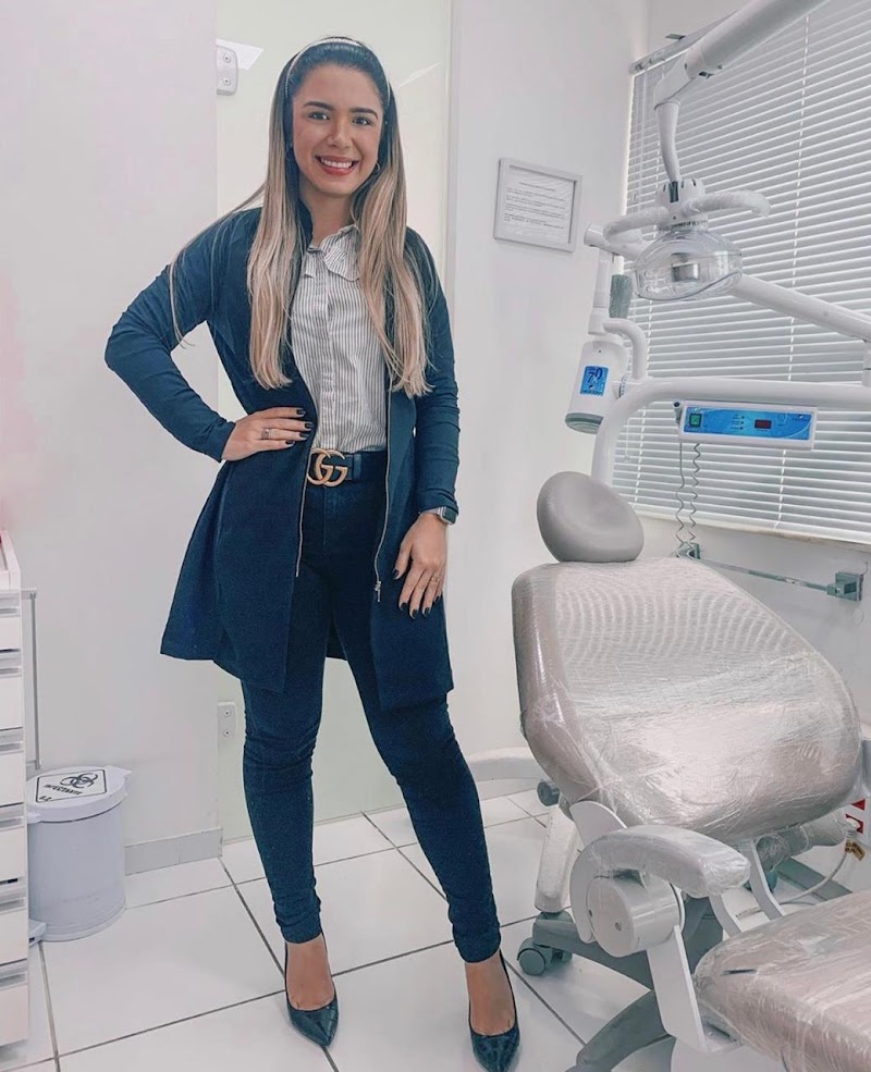 Dra. Isis Salgado - foto 3