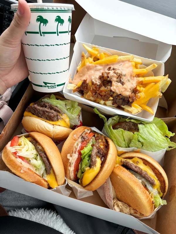 In-N-Out Burger photo 8