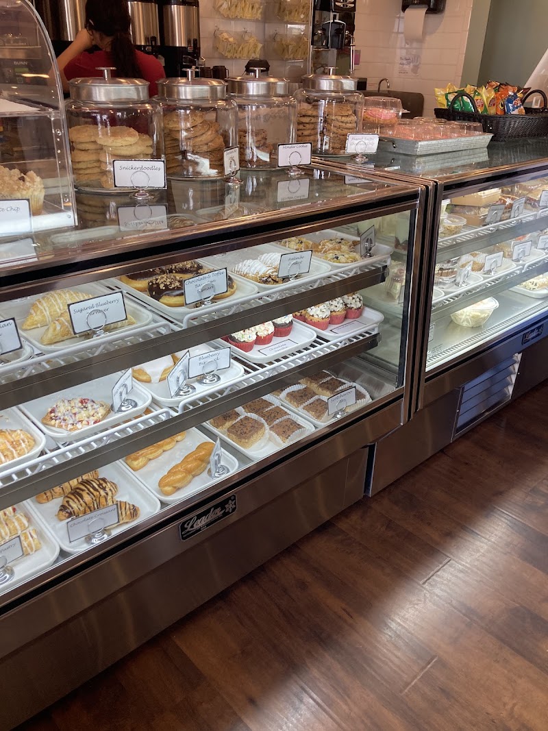 Diamond Dust Bakery & Coffee Shop photo 4