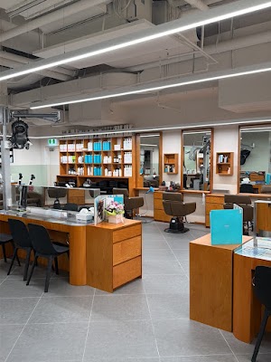 Kim Sun Young World Square photo 3