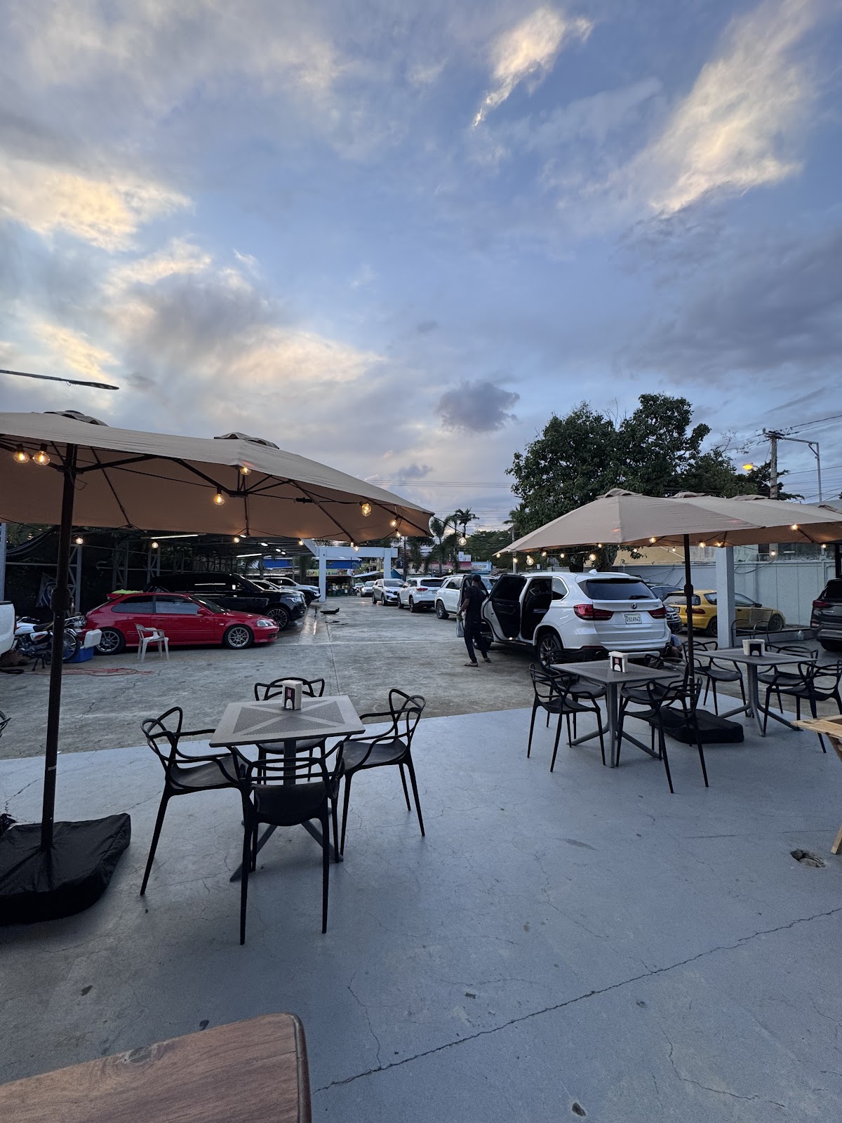 The Garage Food & Drinks - Imagen 1