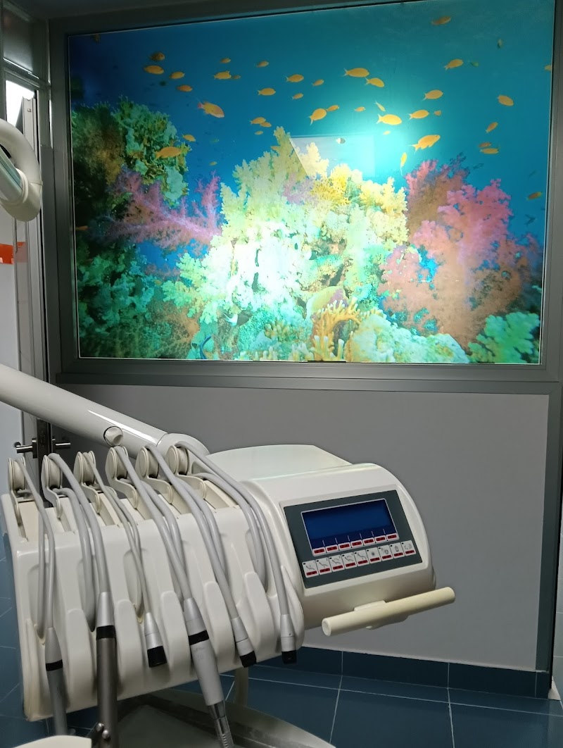 Clínica Dental Mariano Silva Lopez photo 4