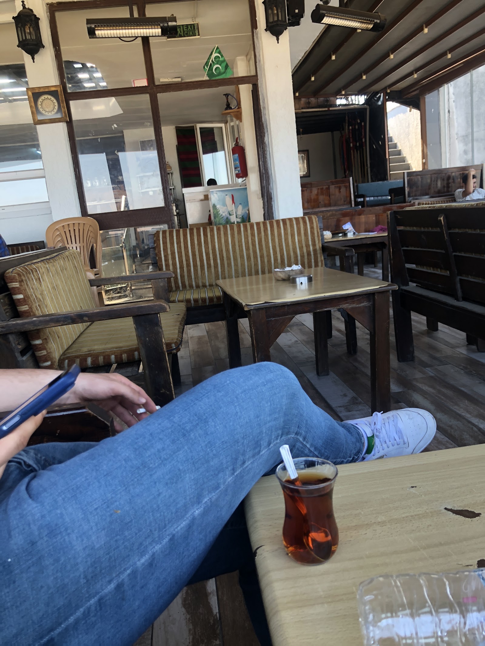 Lalezar Teras Cafe mekanı