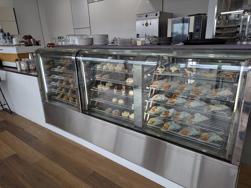 22 Cribb St French Pâtisserie Caloundra photo 1