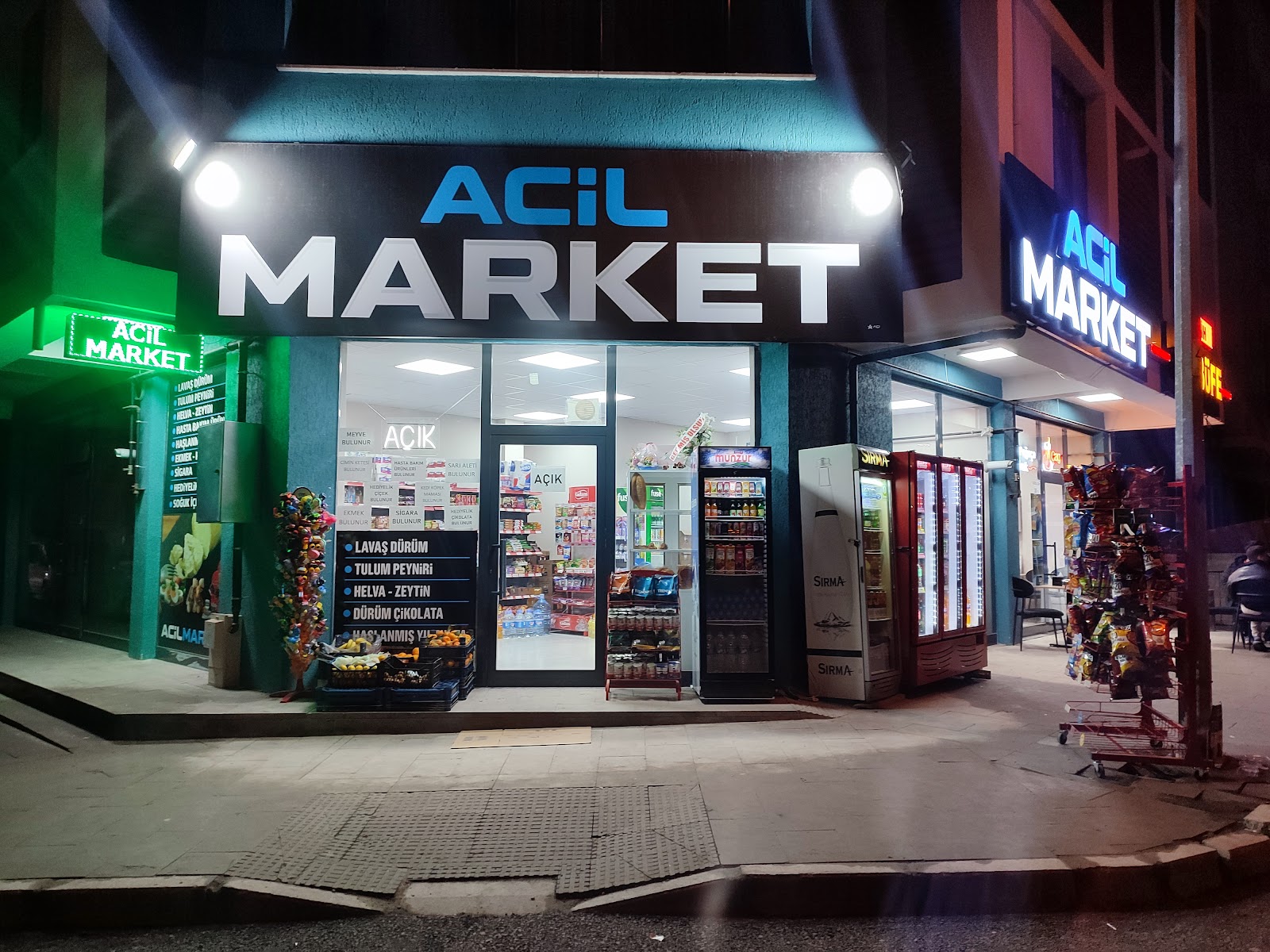 Acil Market mekanı