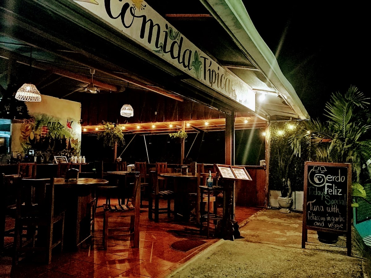 Restaurante Cerdo Feliz in manuel-antonio