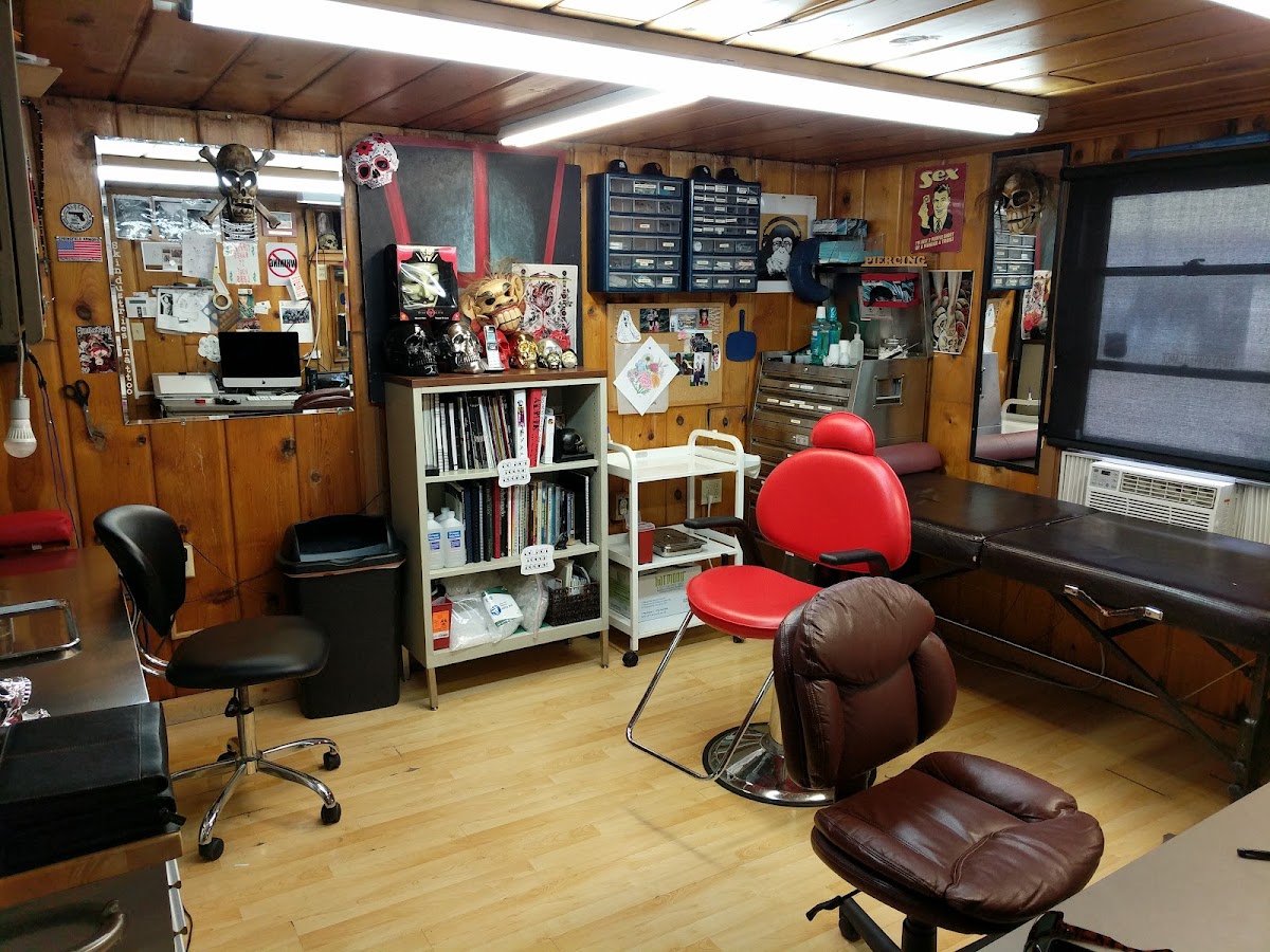 Skindustries Tattoo and Body Piercing Studio tattoo work — photo 2