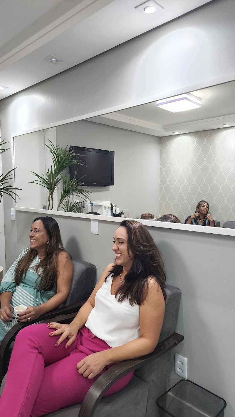 Dentista Dra. Déborah Gomide | Clareamento | Botox | Brasília-DF - foto 2