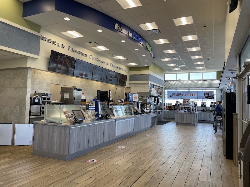 Royal Farms photo 2