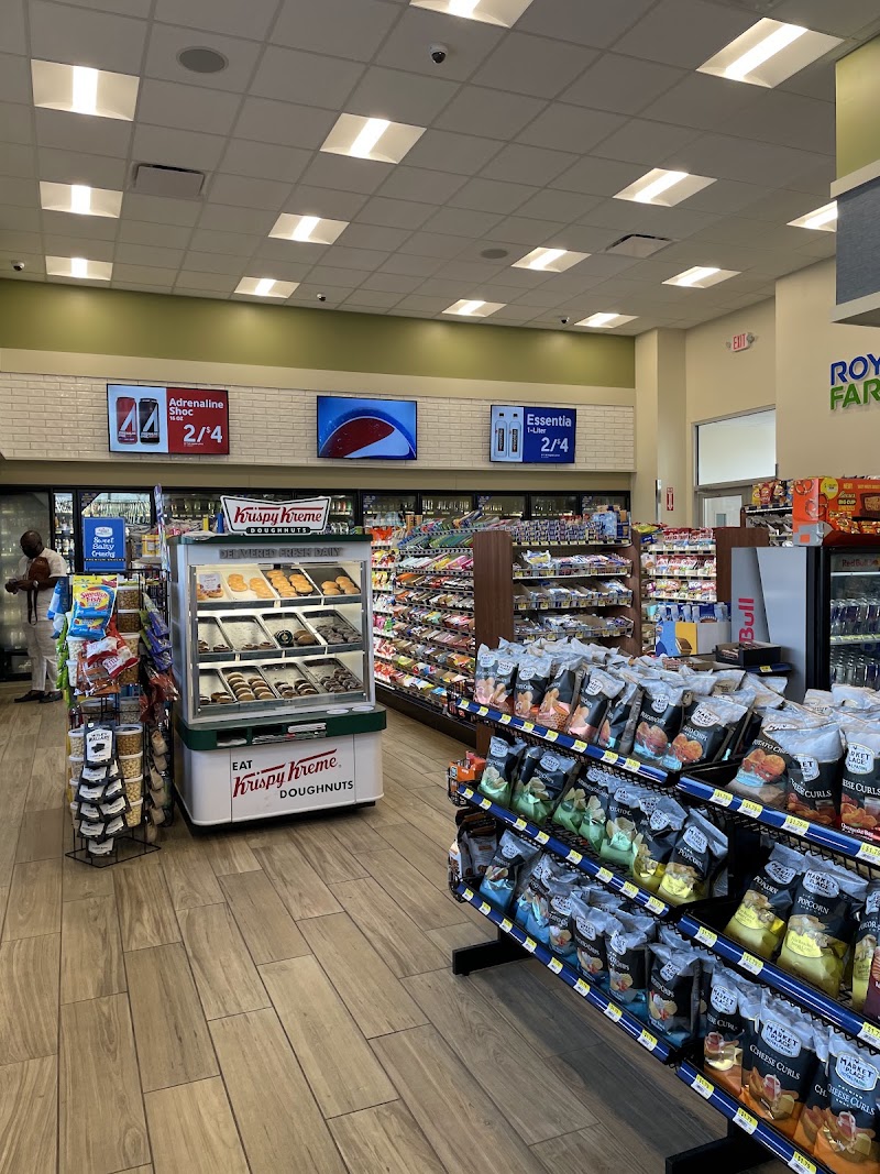 Royal Farms photo 3