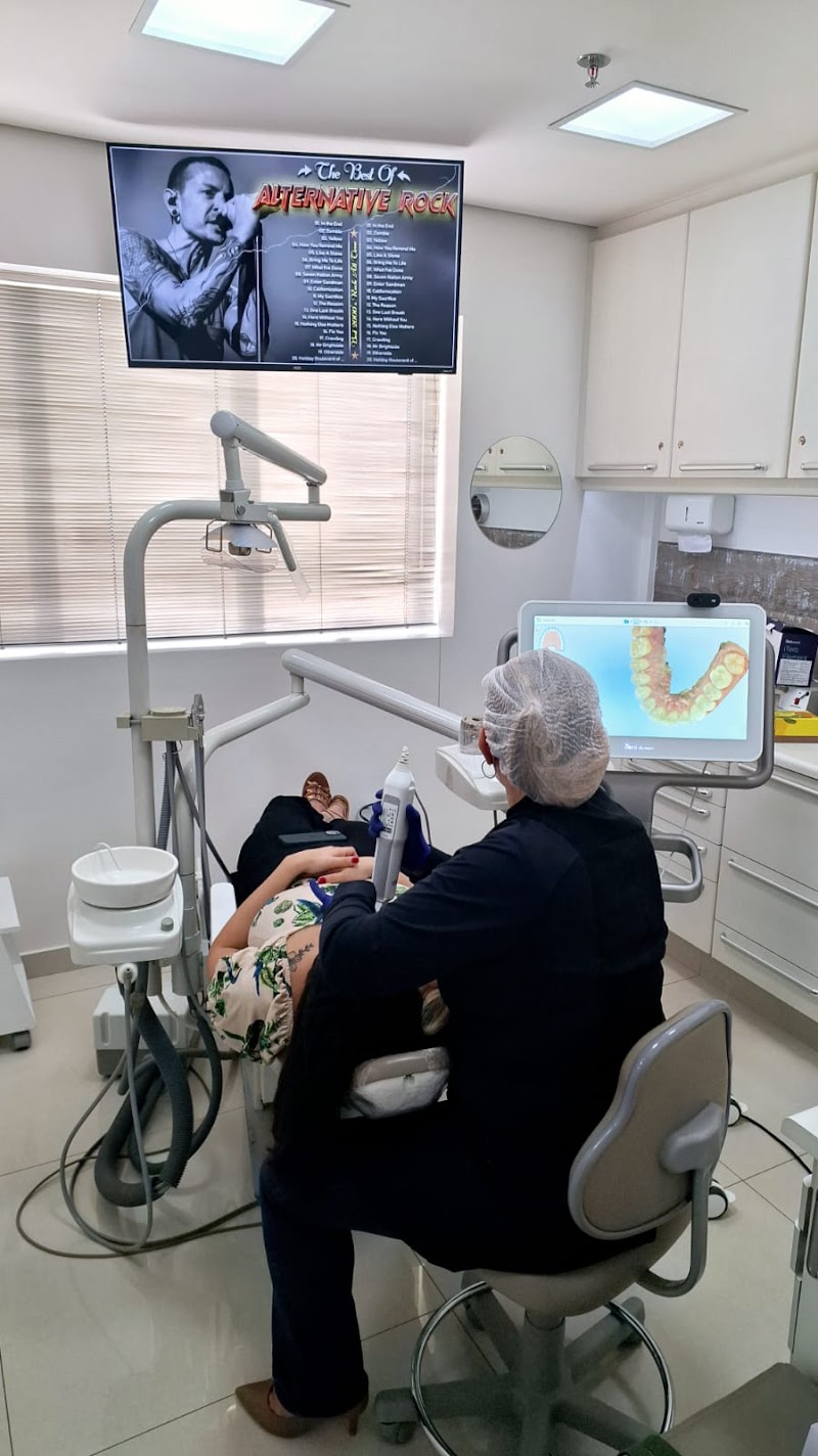 Dra.Cristiane Angélico | Dentista em Moema | Especialista em Aparelhos Invisíveis - foto 3
