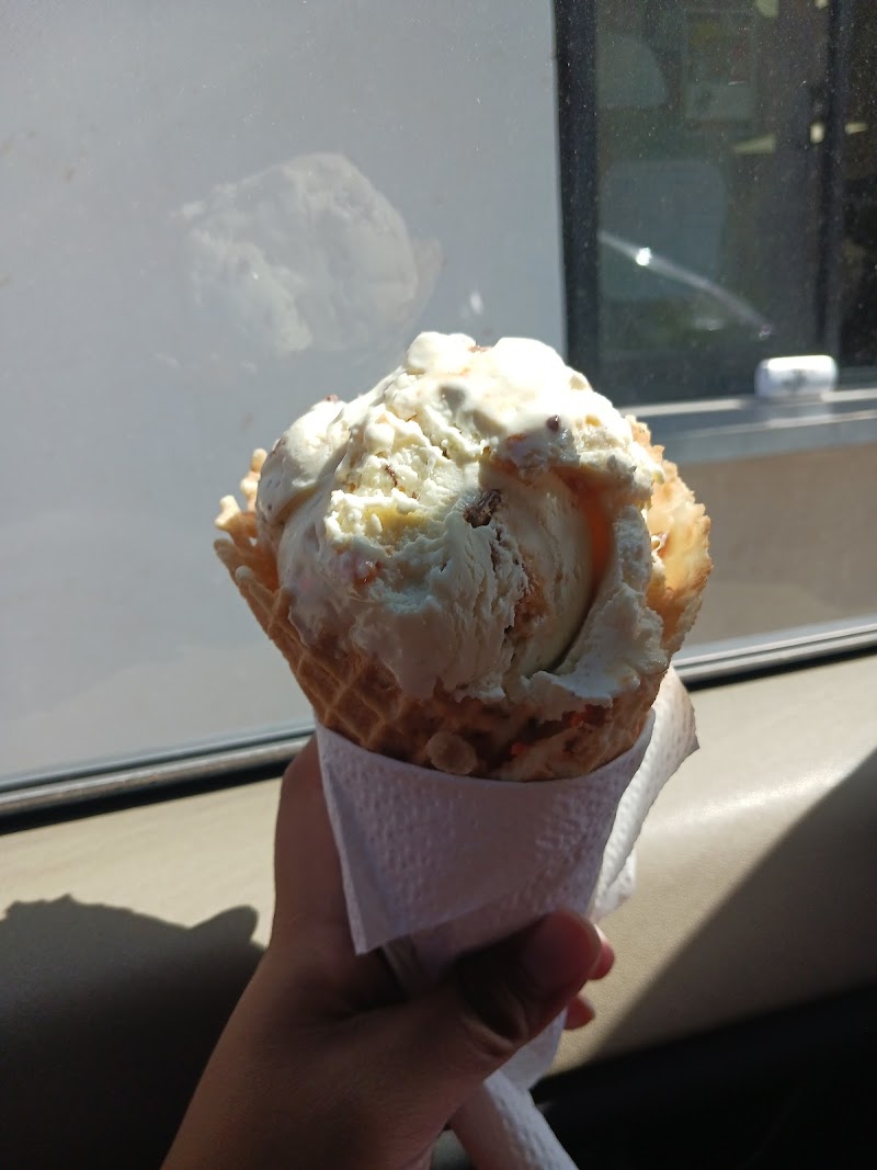 Shay N Chell's Scoops photo 3