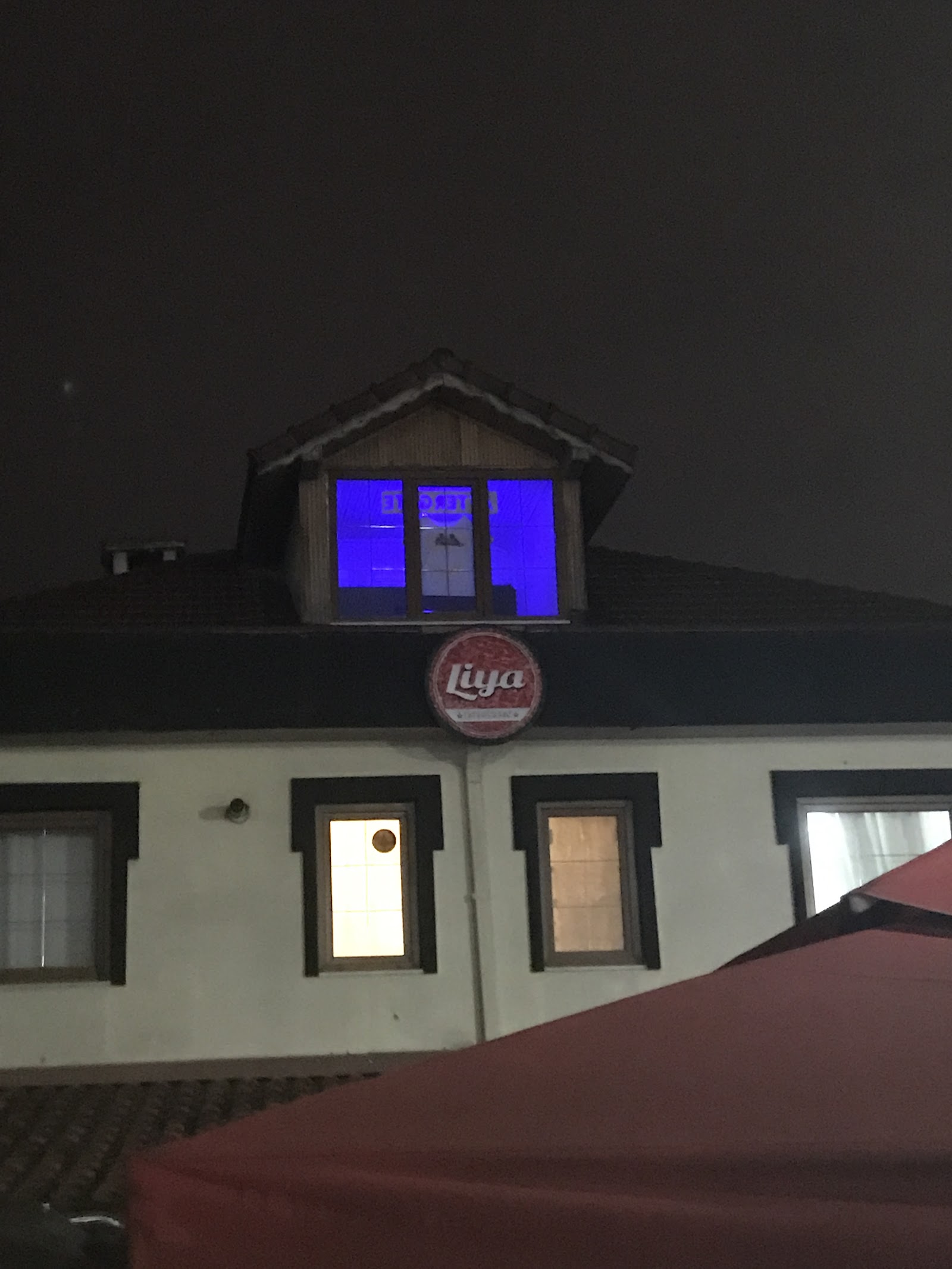 CosmiqueGate mekanı
