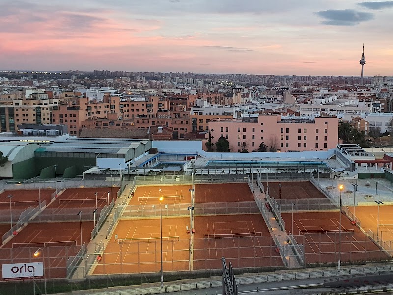 Centro de Deportes Santiago Apóstol