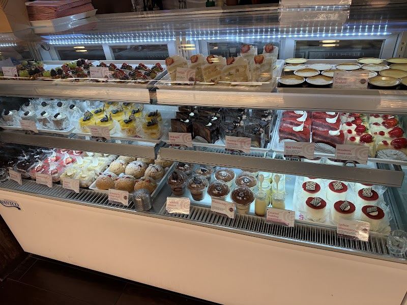 Sweet Hut Bakery Cafe photo 4