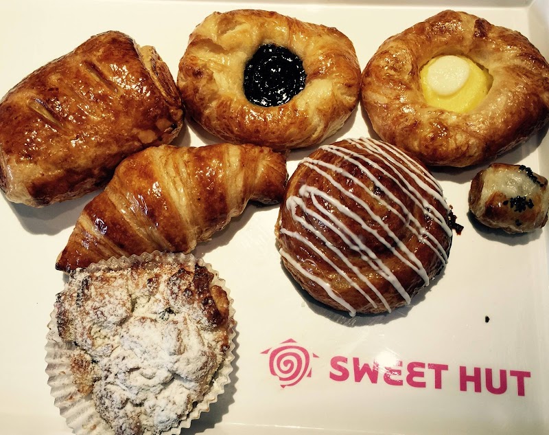 Sweet Hut Bakery Cafe photo 2
