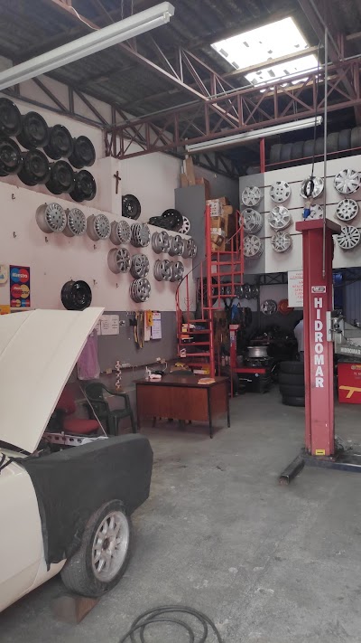 Foto de Auto and Tire Center Carvalho