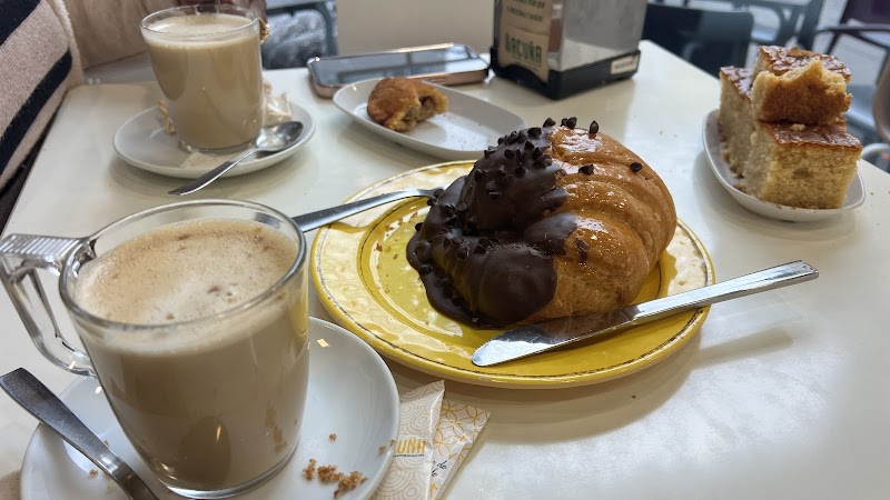 Panaderia Acuña Pasteleria photo 3