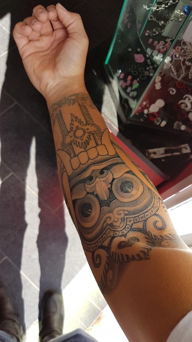 Modern angels - Tattoo en Bodypiercing tattoo werk 2