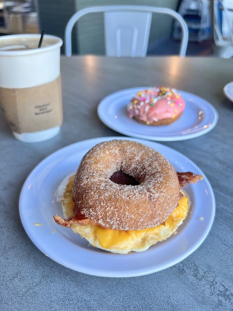Zippy Lube Coffee, Donuts, and Fried Chicken photo 4