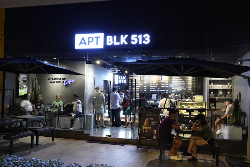 APT BLK 513