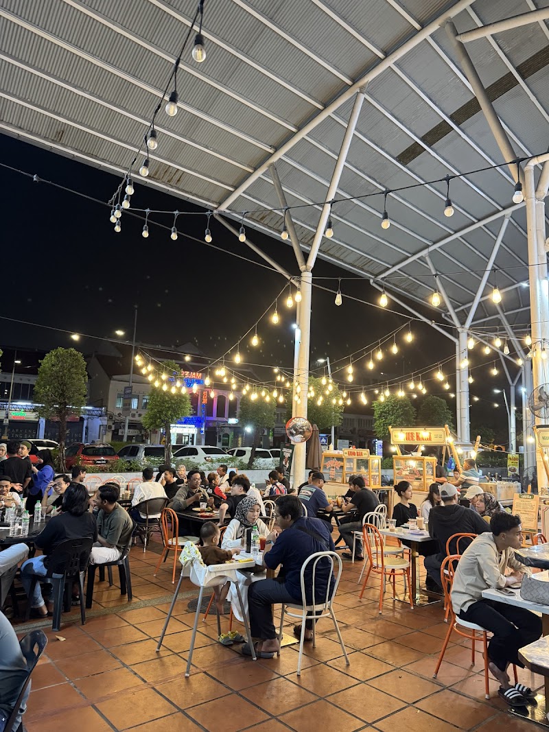 Donna Bistro @ Com-Tar photo 2