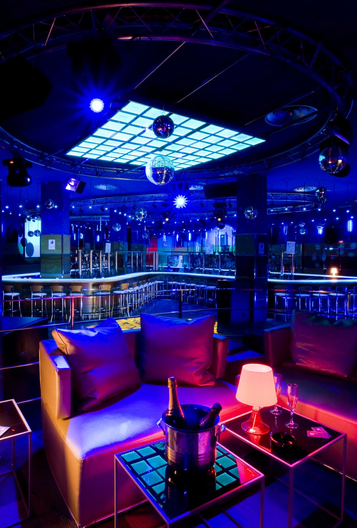 Lefkoşa Night Club | Kıbrıs Escort mekanı