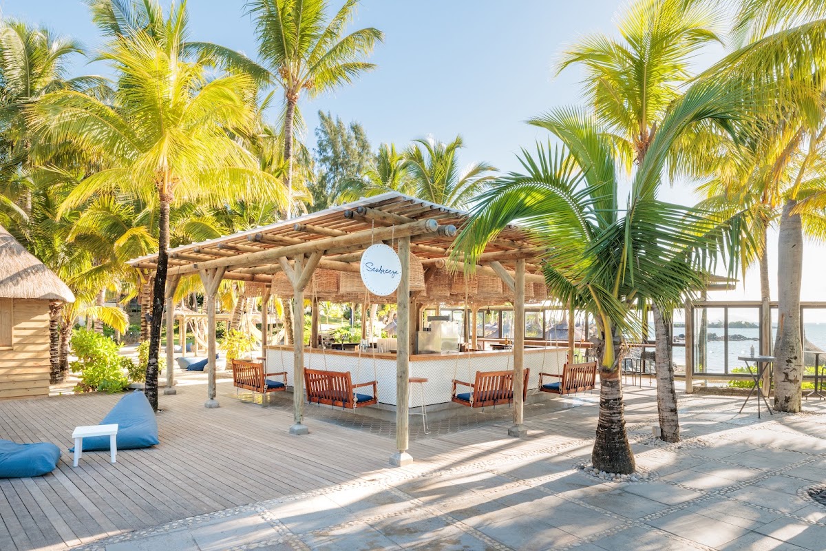 Lagoon Attitude Hotel
