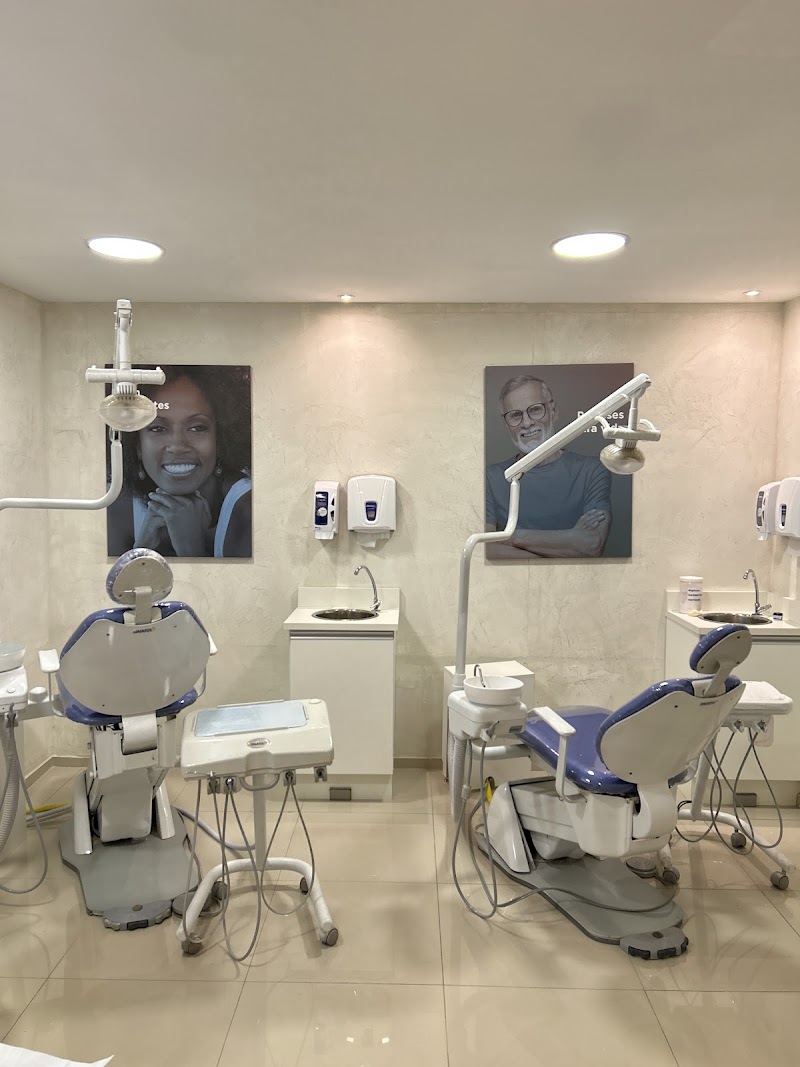 Orallook - Implantes e Próteses Dentárias - Nova Iguaçu - foto 5