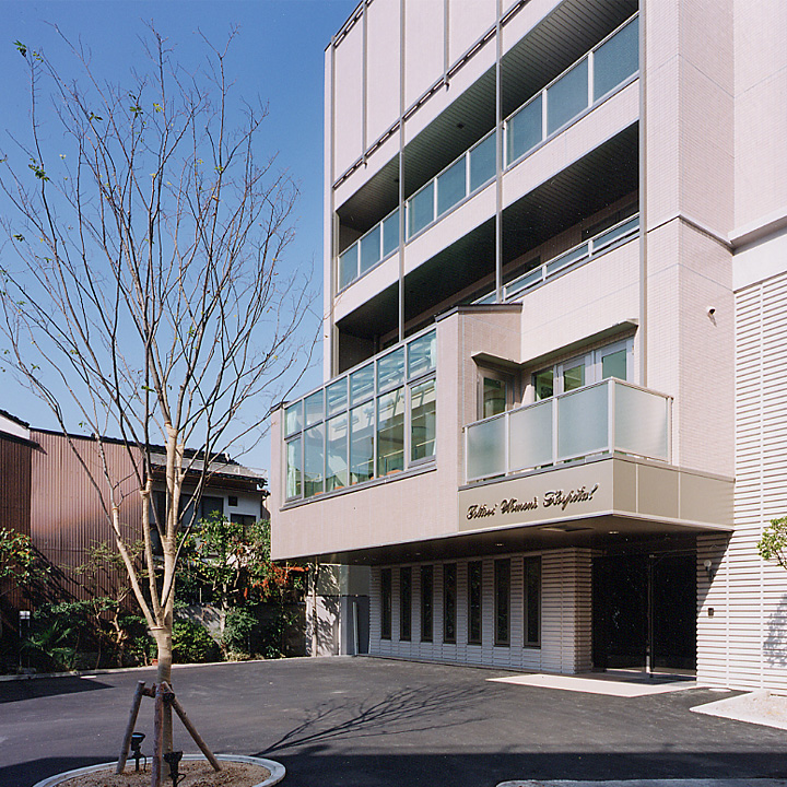 福田産婦人科の外観