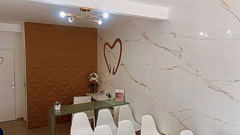 Dr. Daniel Freire Dentista José Walter: Periodontia, Implantes, Prótese em Fortaleza CE - foto 2