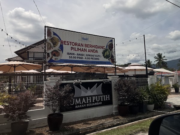 Rumah Putih Makan Berjambar - Photo 1