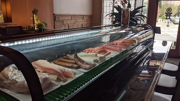 DAISUKI SUSHI exterior