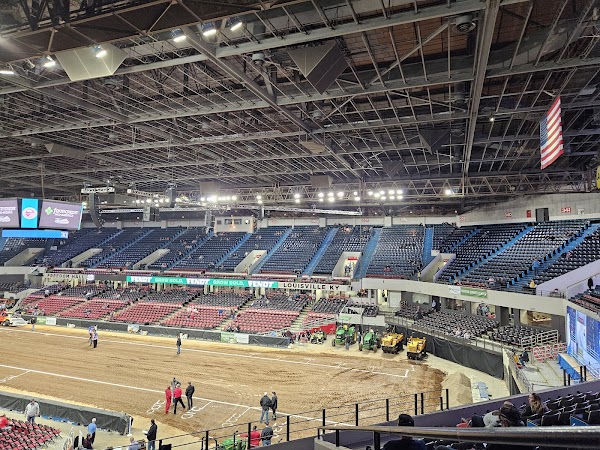 CHADWICK'S NATURALS exterior