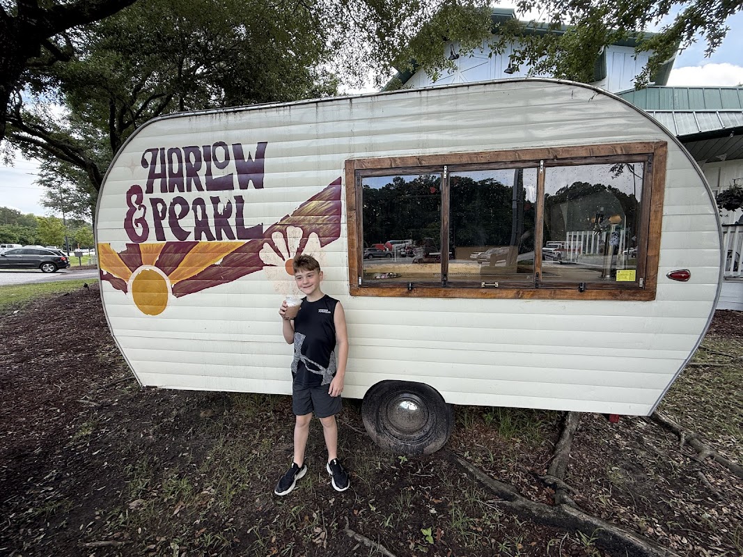 Harlow and Pearl photo 3