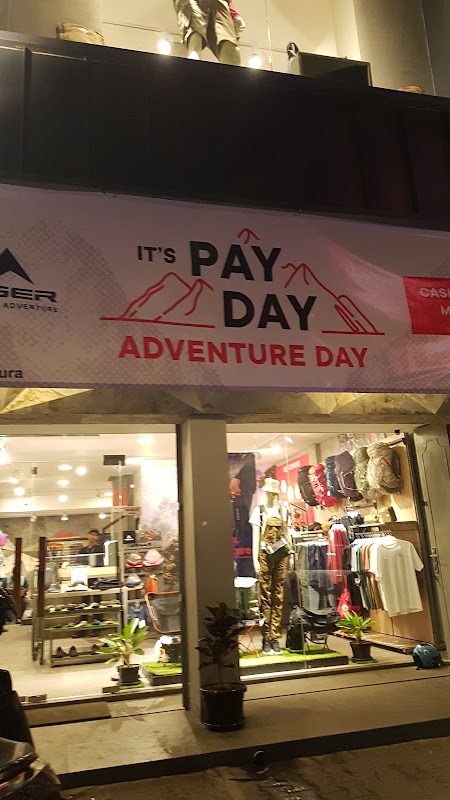 EIGER STORE A.YANI KARTASURA SUKOHARJO