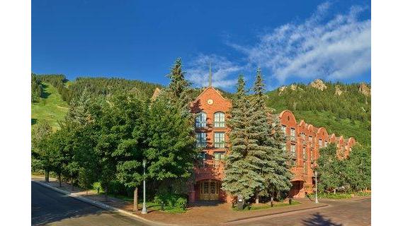 The St. Regis Aspen Resort, dog-friendly hotel, photo 4