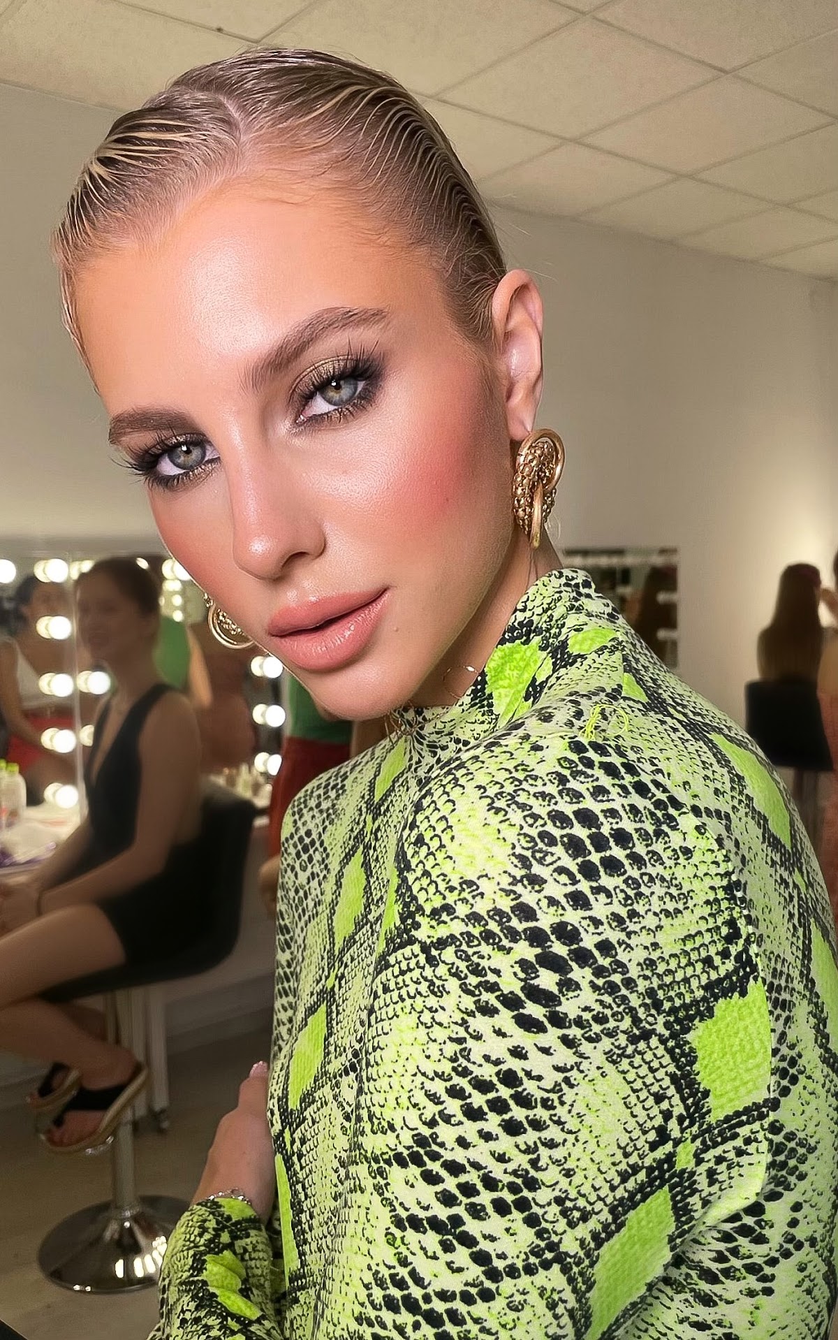 Godina Worldwide Team Makeup Academy: Google Places image 3