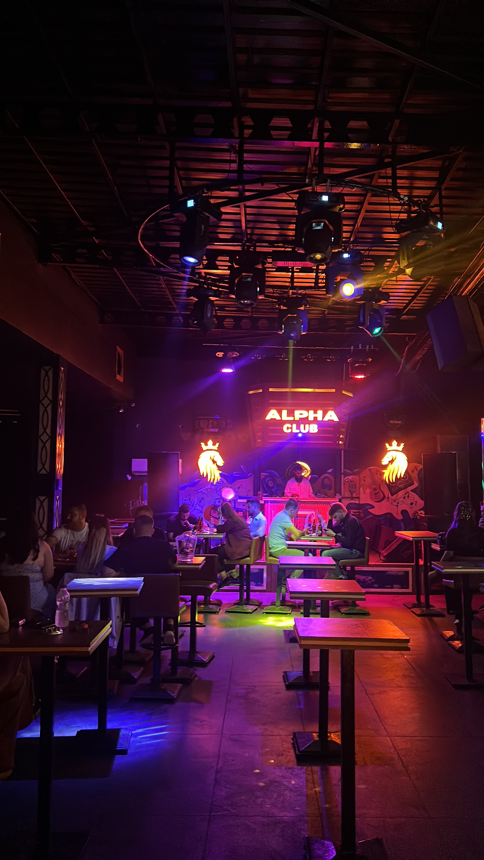 Alpha Beach Club Akçay mekanı
