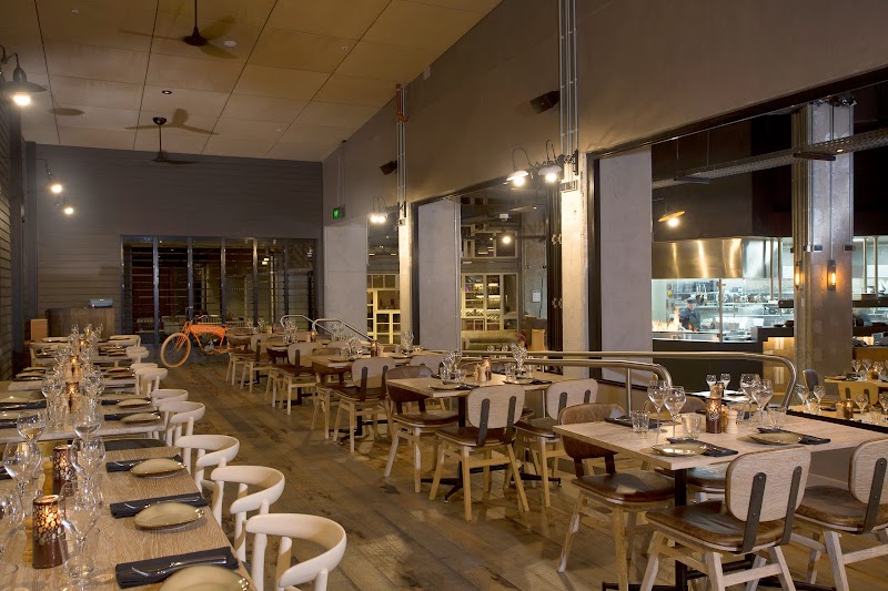 Clifford’s Grill & Lounge