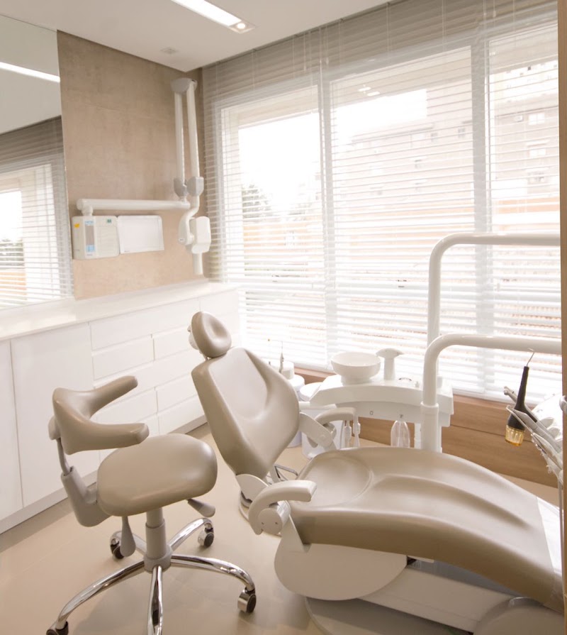 Prótese Dentária em Porto Alegre - Dra Caroline Klabunde - foto 3