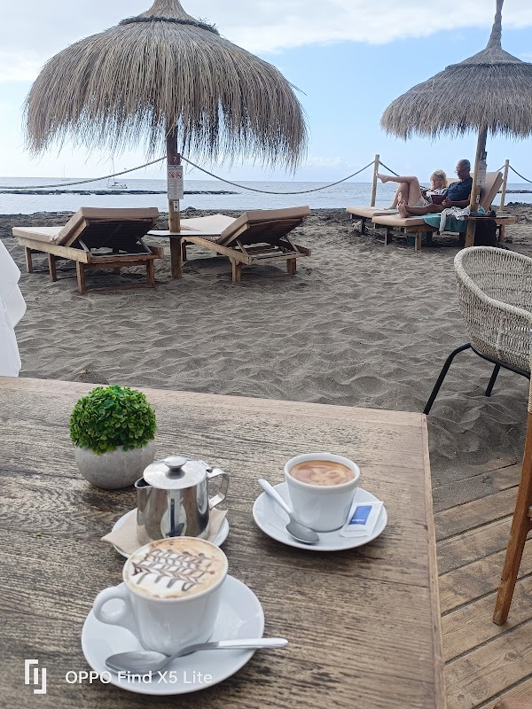 Beach Club & Bali Beds in Callao Salvaje
