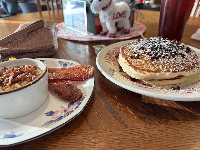 Comfort Cafe San Antonio - Bandera photo 4