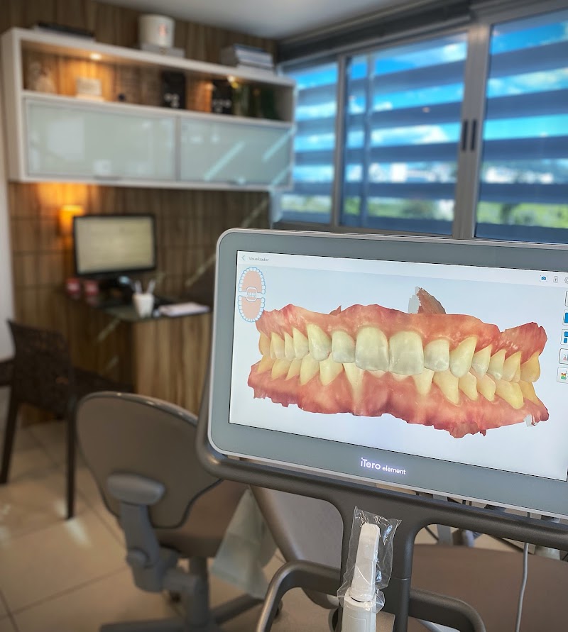 Dra Camila Kessler Ortodontista Especializada em Aparelhos Transparentes - foto 5