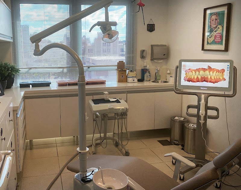 Dra Camila Kessler Ortodontista Especializada em Aparelhos Transparentes - foto 2