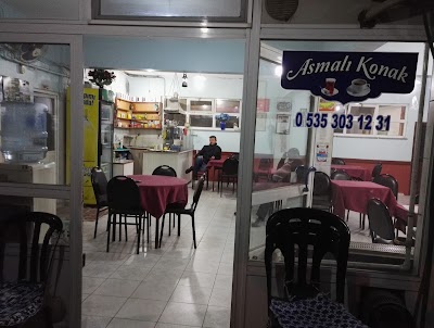 ASMALI KONAK ÇAY BAHÇESI - Kafe