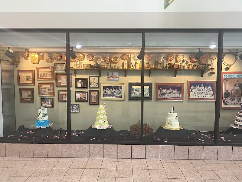 Uzi's Pastries photo 1