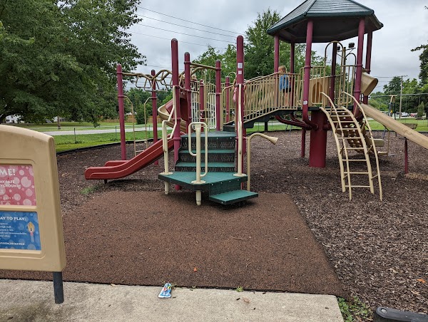 Photo by Derek Poole