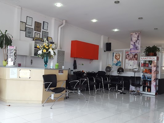 JB Loans Hair Studio photo 3