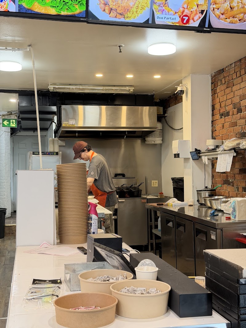 Grichi Montreal photo 5